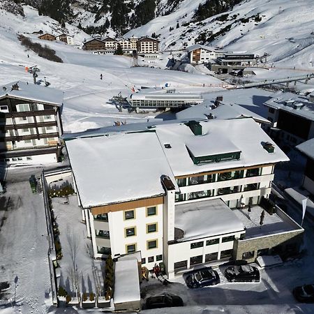 Hotel Albona Nova Zürs エクステリア 写真